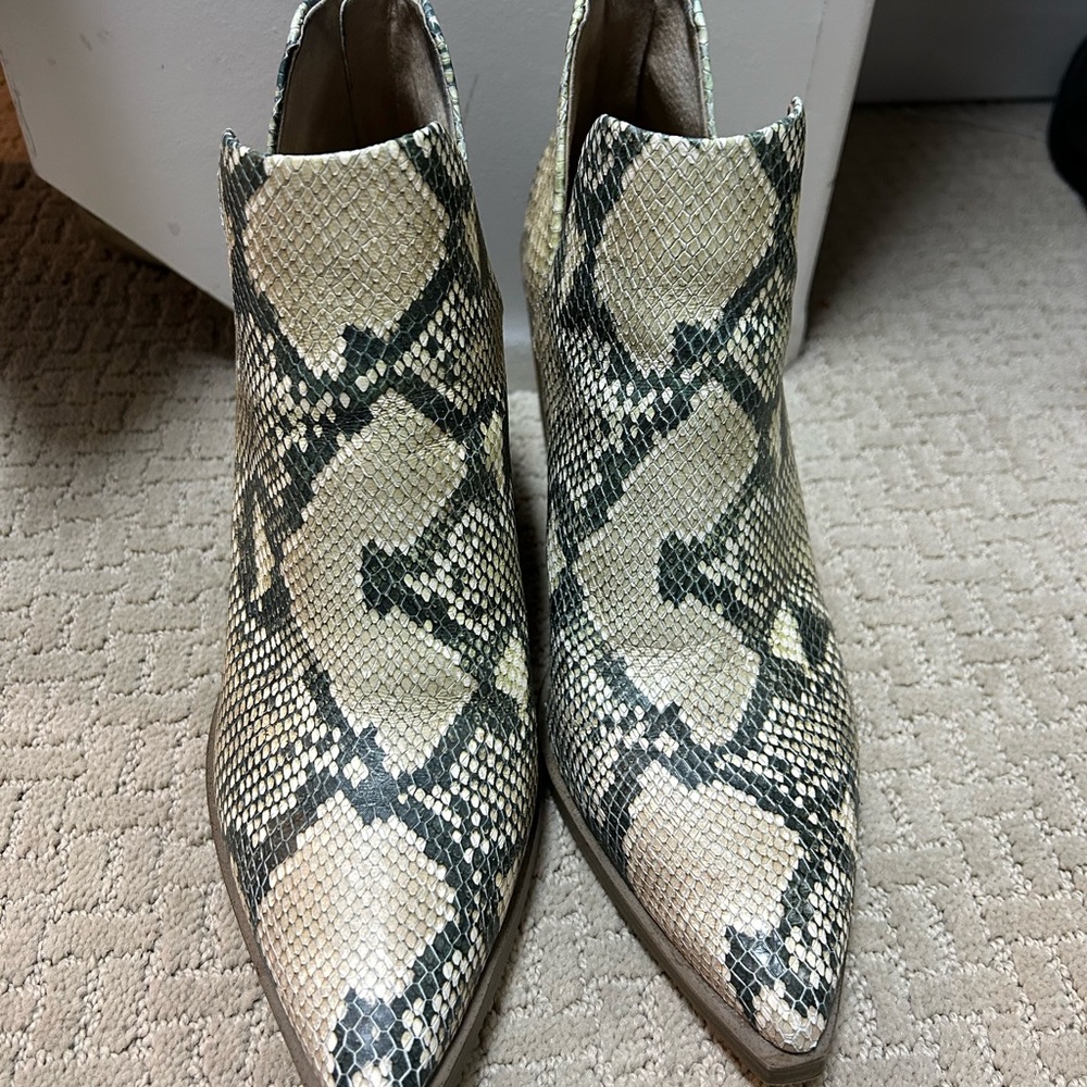 Vince Camuto Snake-Print Pointed Toe Ankle Boots - Cream/Black